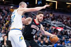 西亚卡姆在美国队比赛中出色防守，回归赛场引发热议！的简单介绍