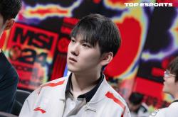 包含JackeyLove新星绝杀表现惊艳，RNG未来可期！的词条