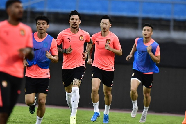 关于里程碑夜马德里竞技完成体检；中超冲刺阶段刷纪录；媒体盛赞；控场能力受关注的信息