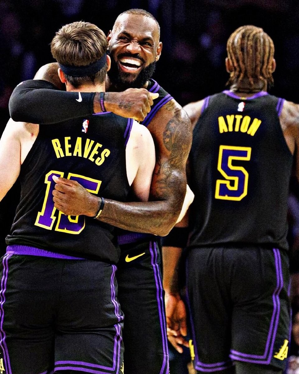  詹姆斯是巴萨球迷 